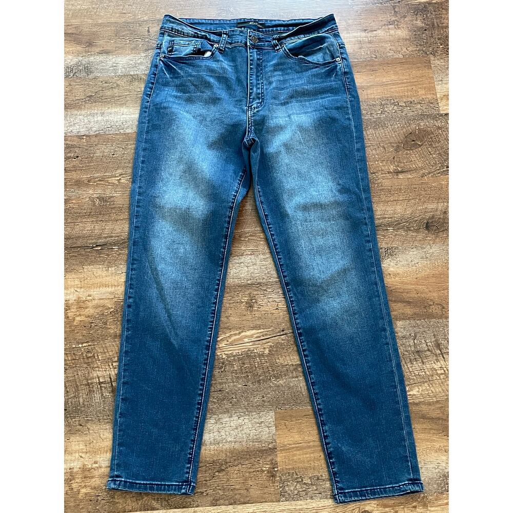 KanCan ladies jeans 13/30 sstraight leg, medium wash